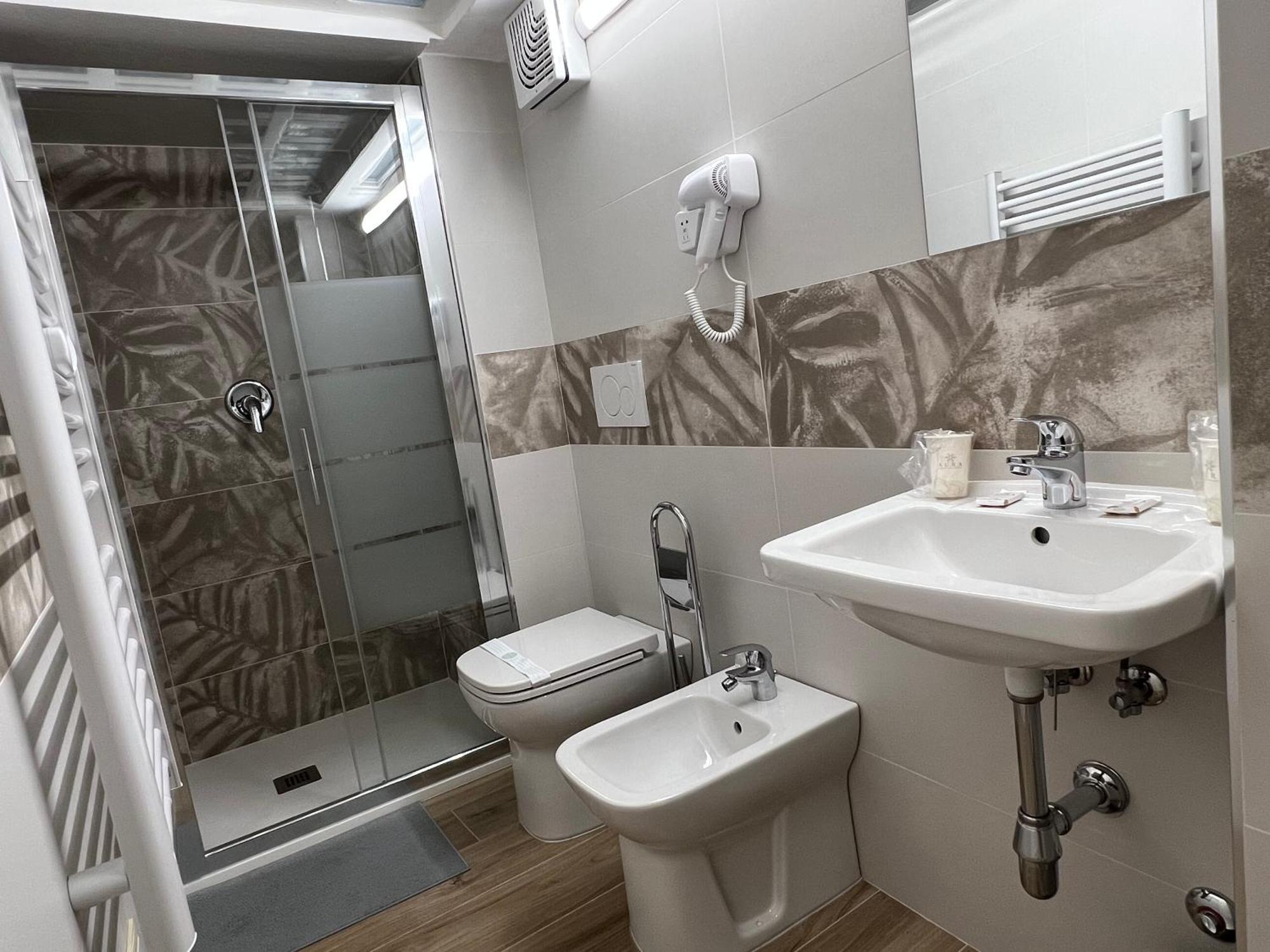 Al 106 Apartment Free Wi-Fi 5 Min Dalla Stazione 프라토 외부 사진