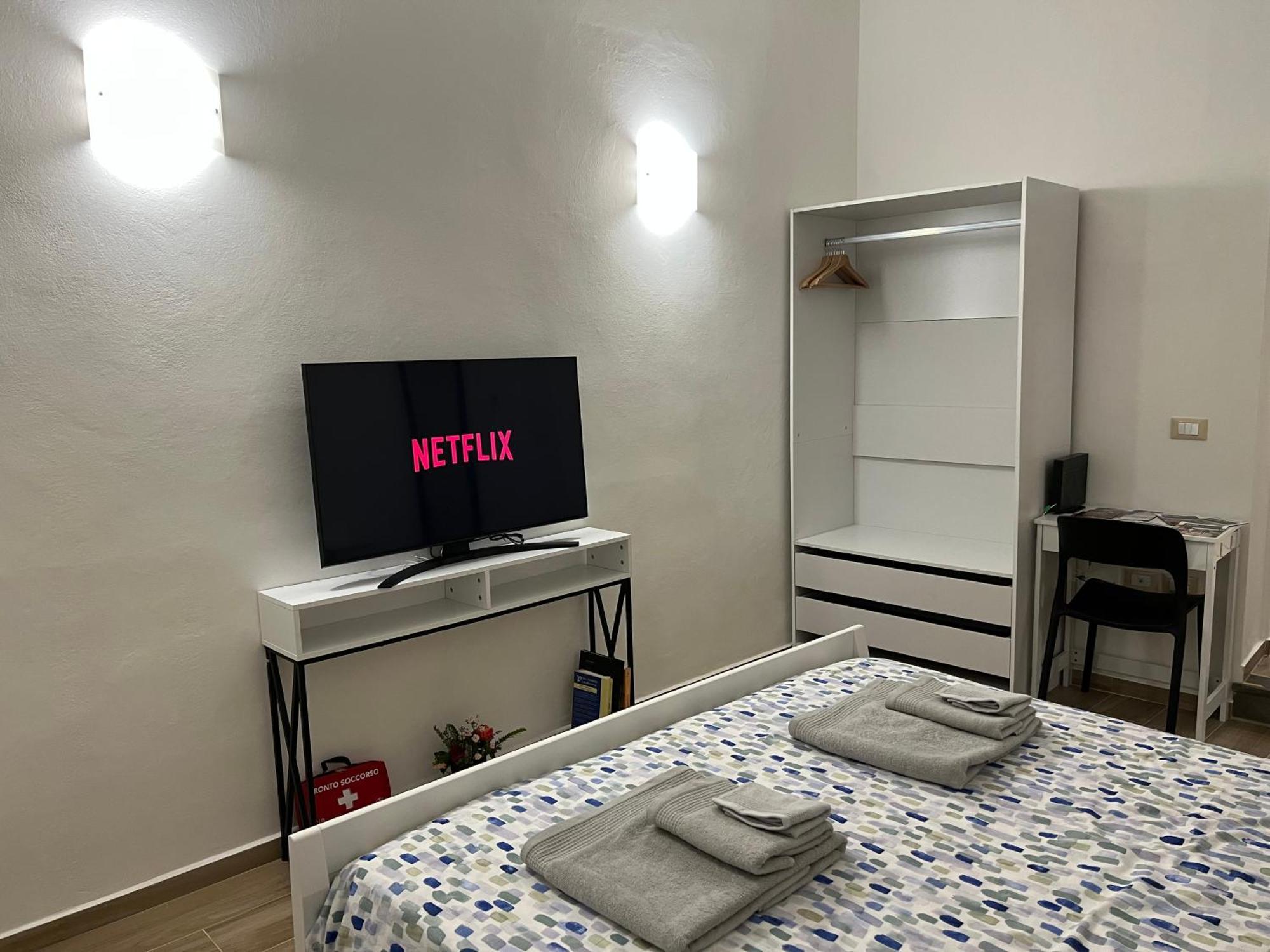 Al 106 Apartment Free Wi-Fi 5 Min Dalla Stazione 프라토 외부 사진