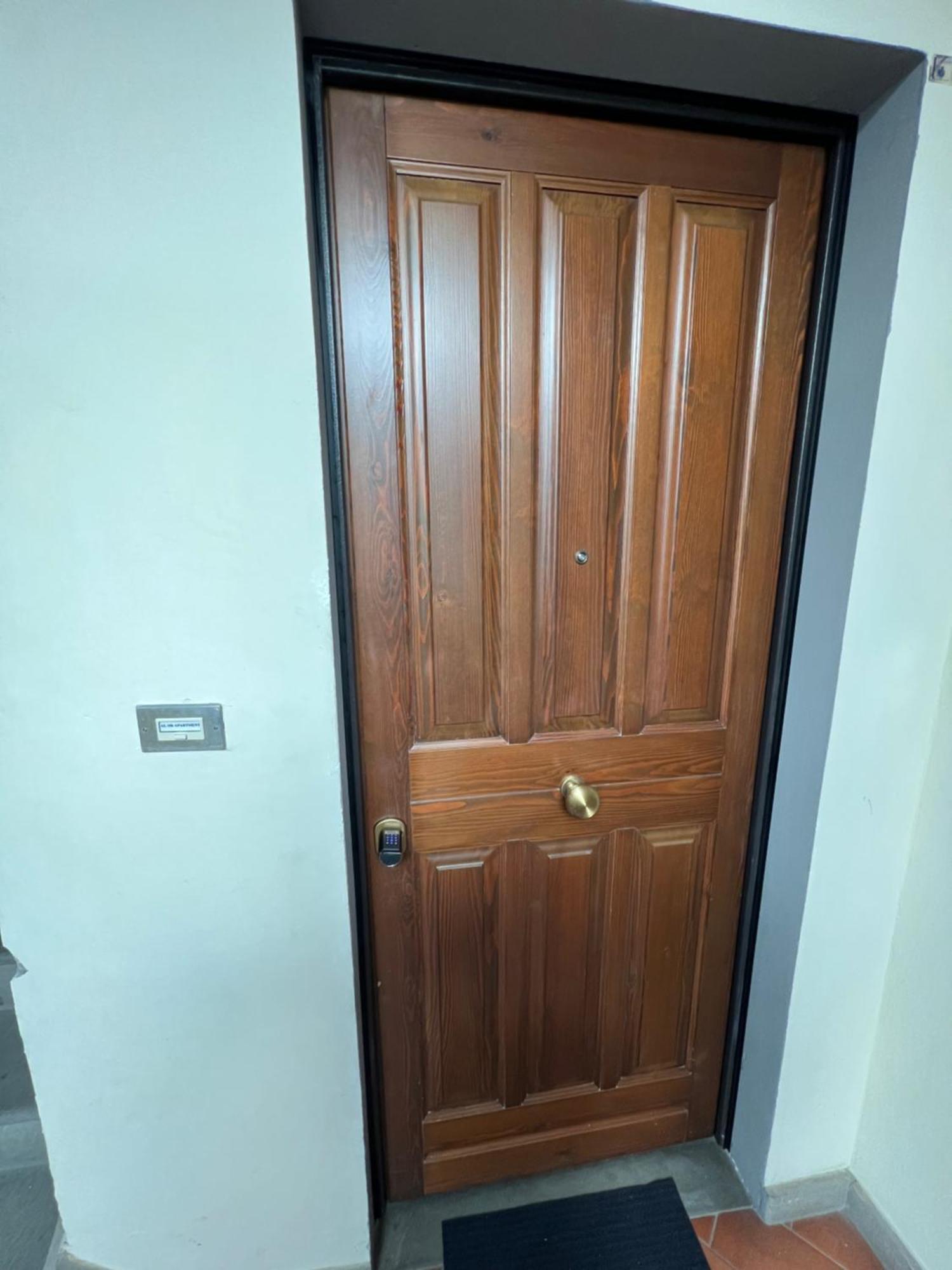 Al 106 Apartment Free Wi-Fi 5 Min Dalla Stazione 프라토 외부 사진