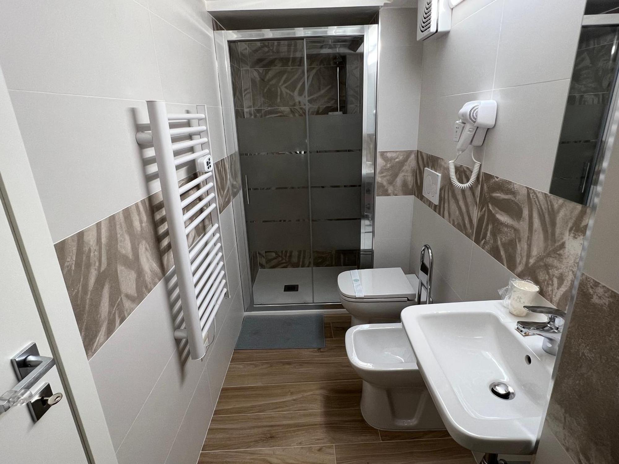 Al 106 Apartment Free Wi-Fi 5 Min Dalla Stazione 프라토 외부 사진